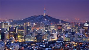 Nachtelijke skyline van Seoul in Zuid-Korea.